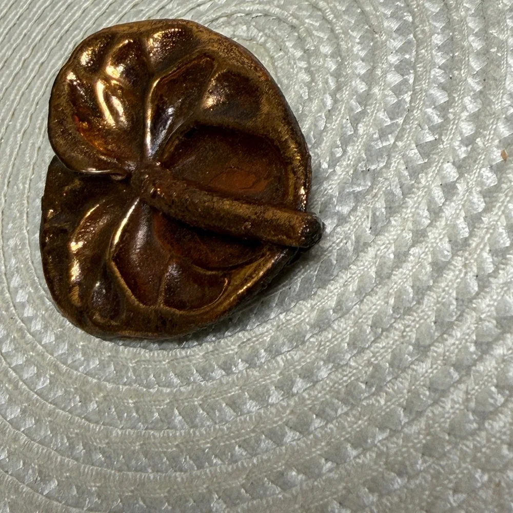 Vintage Genuine Copper Anthurium Leaf Brooch Pin Tropical Botanical Jewelry 2in